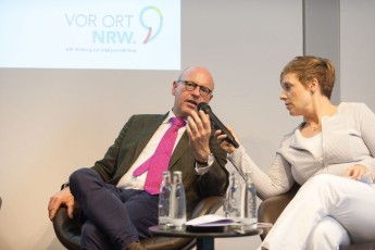Markus Lewe, Oberbürgermeisterin der Stadt Münster, mit Moderatorin Andrea Hansen