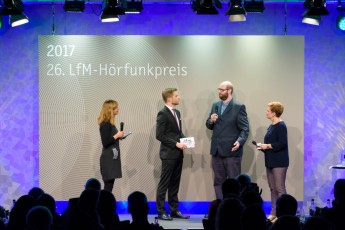 2. Vor Ort NRW-Preis 2017, Sandra Weiß, Konstantin Klostermann, Matthias Schwarzer, Andrea Hansen (v.l.)
(c) Matthias Kneppeck / FOX 
